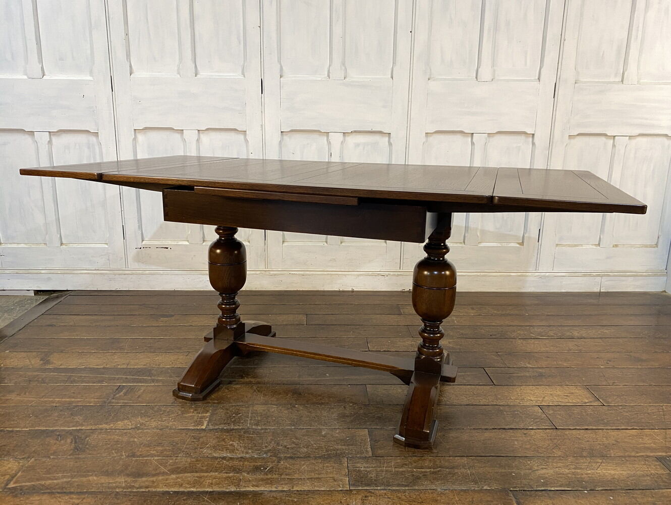 ドローリーフテーブル