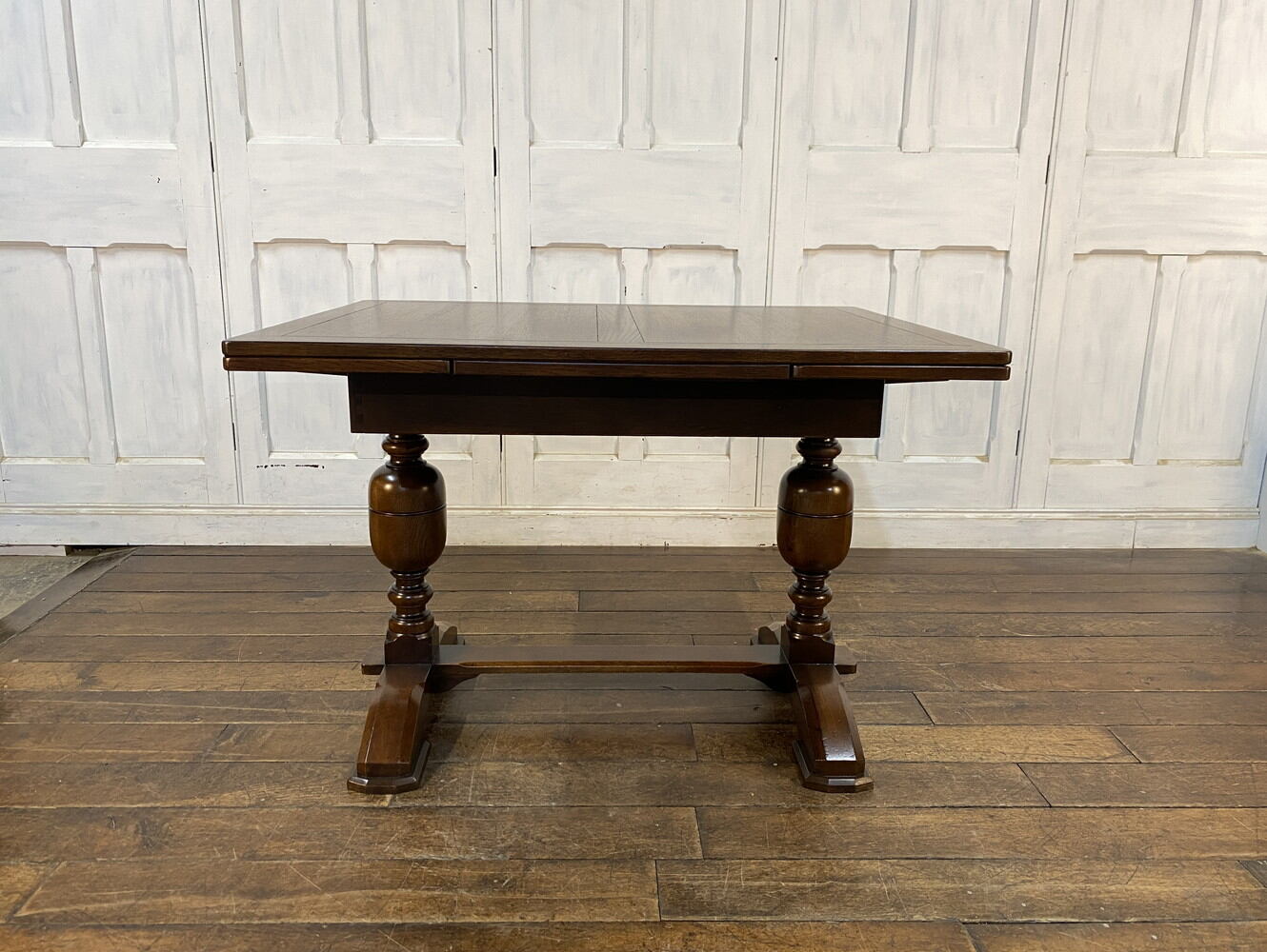 ドローリーフテーブル