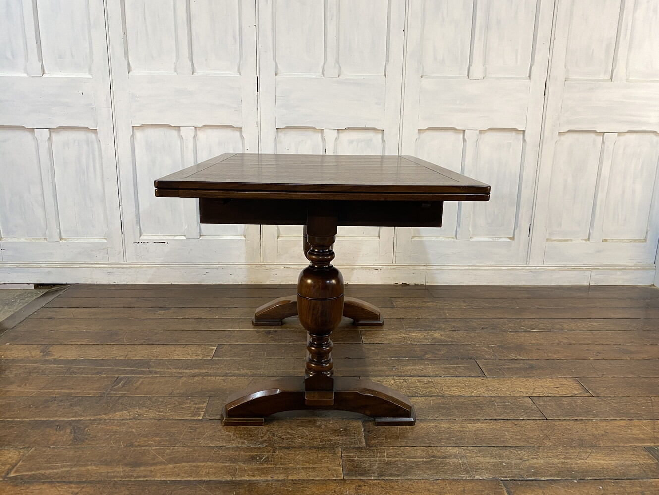 ドローリーフテーブル