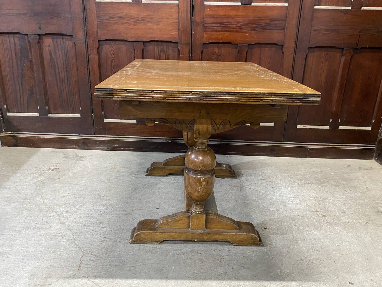 ドローリーフテーブル