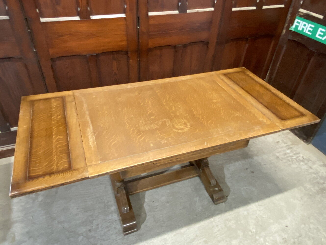 ドローリーフテーブル