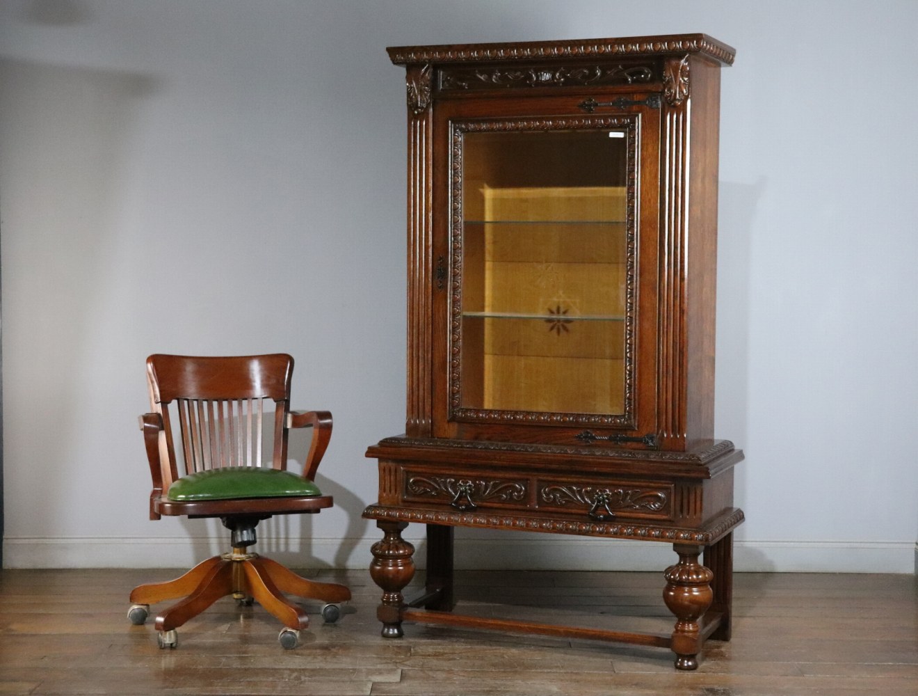 ディスプレイキャビネット