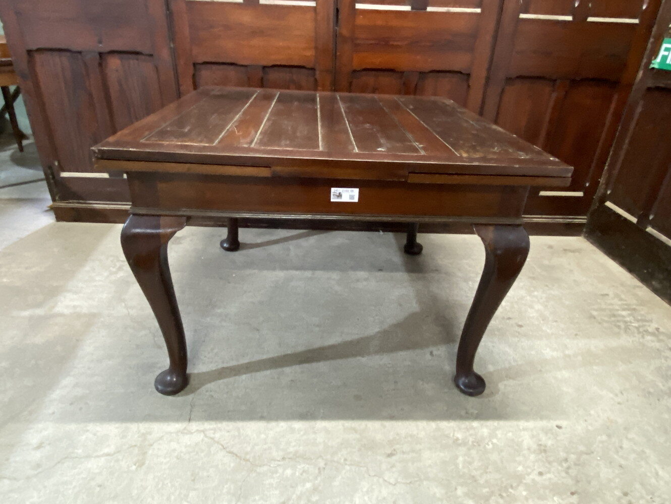 ドローリーフテーブル