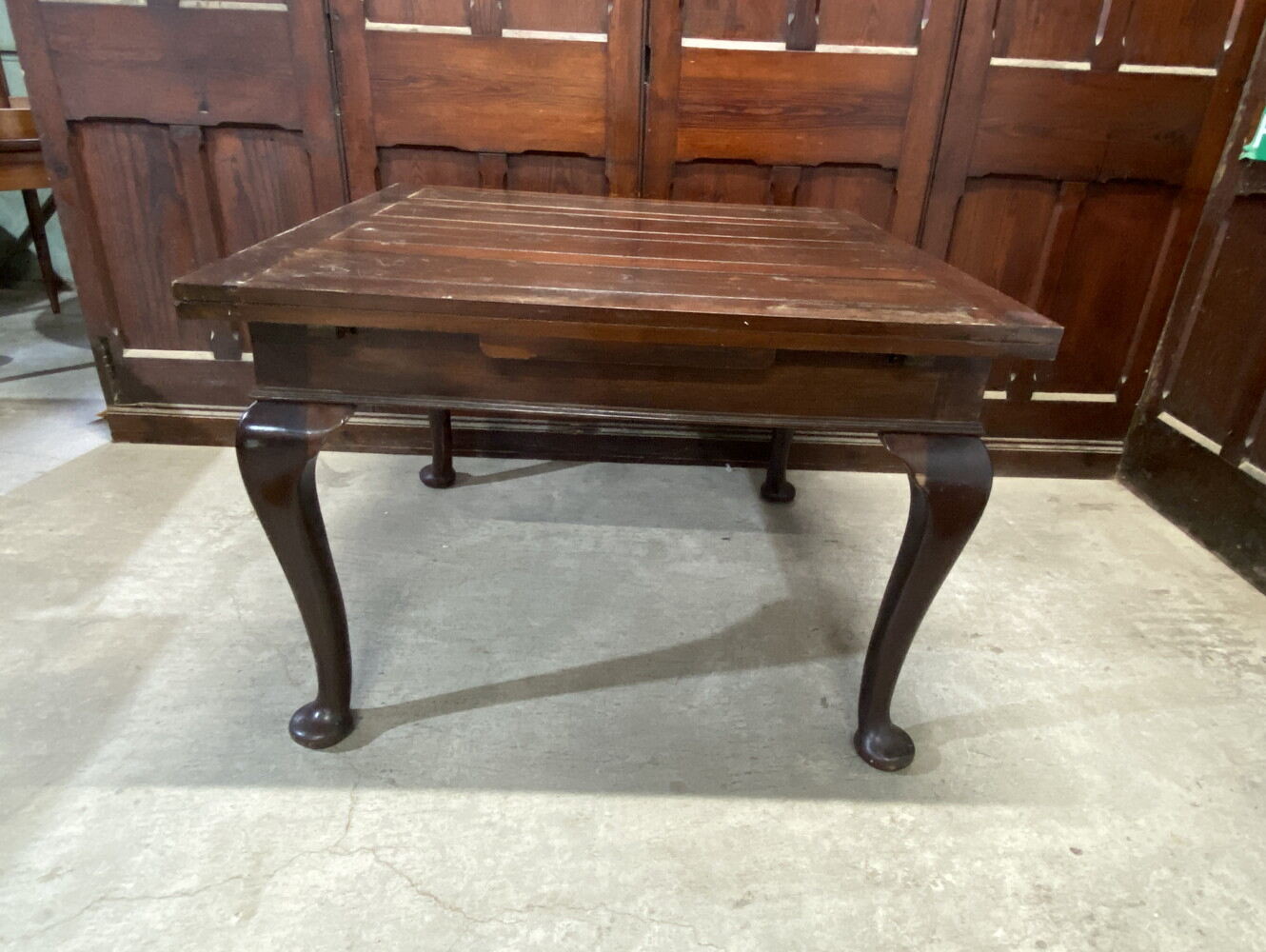 ドローリーフテーブル