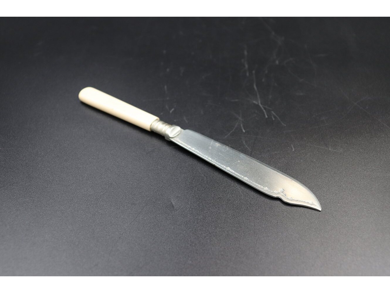 フィッシュナイフ