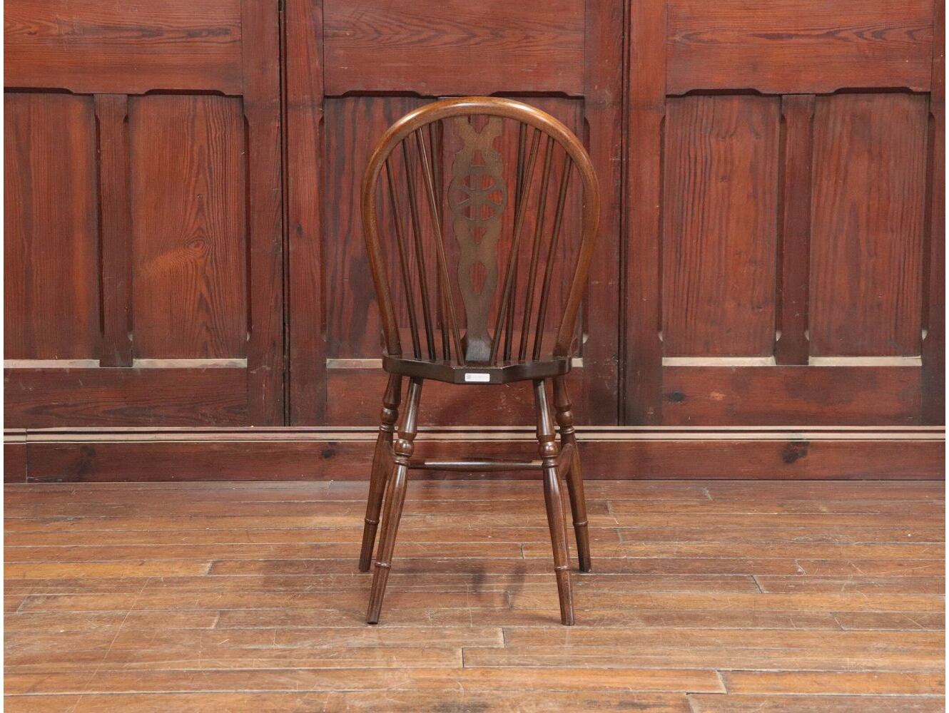 ホイールバックチェア