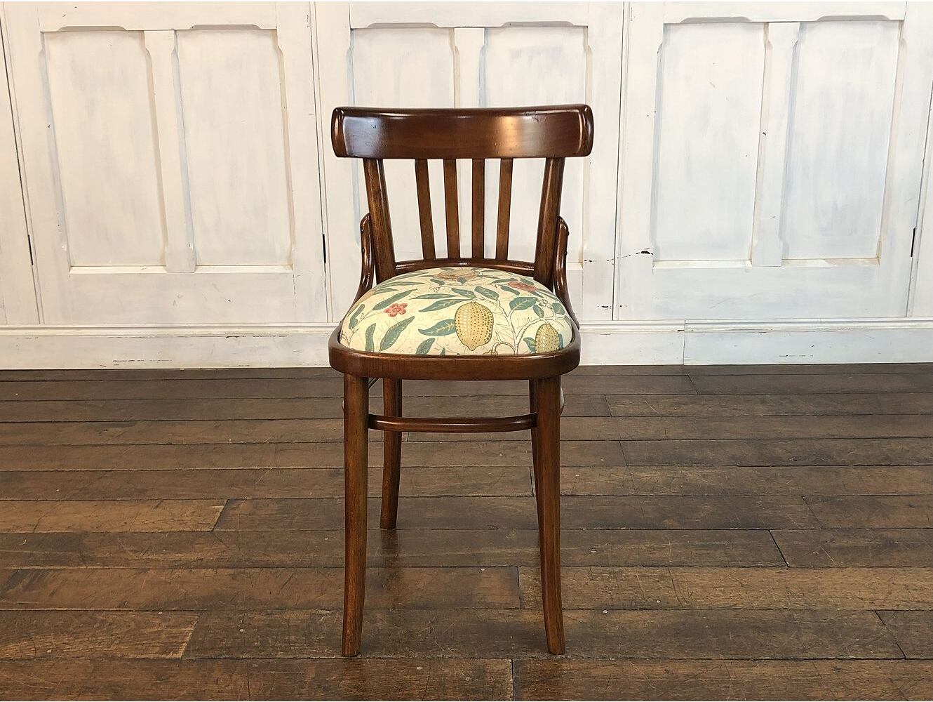 ベントウッドチェア with William Morris