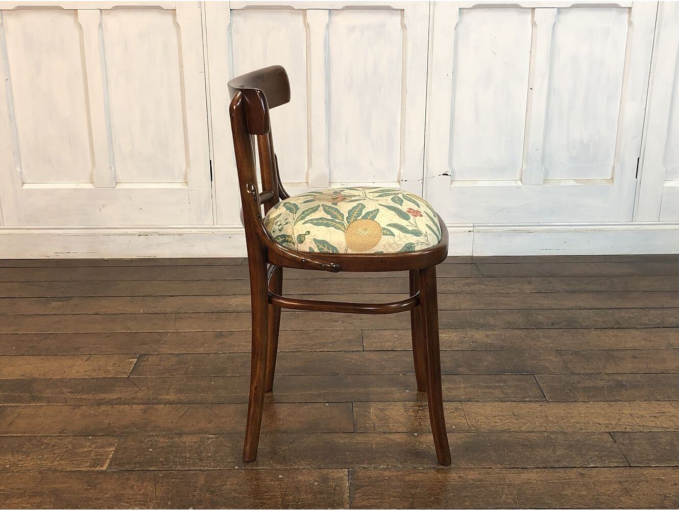 ベントウッドチェア with William Morris