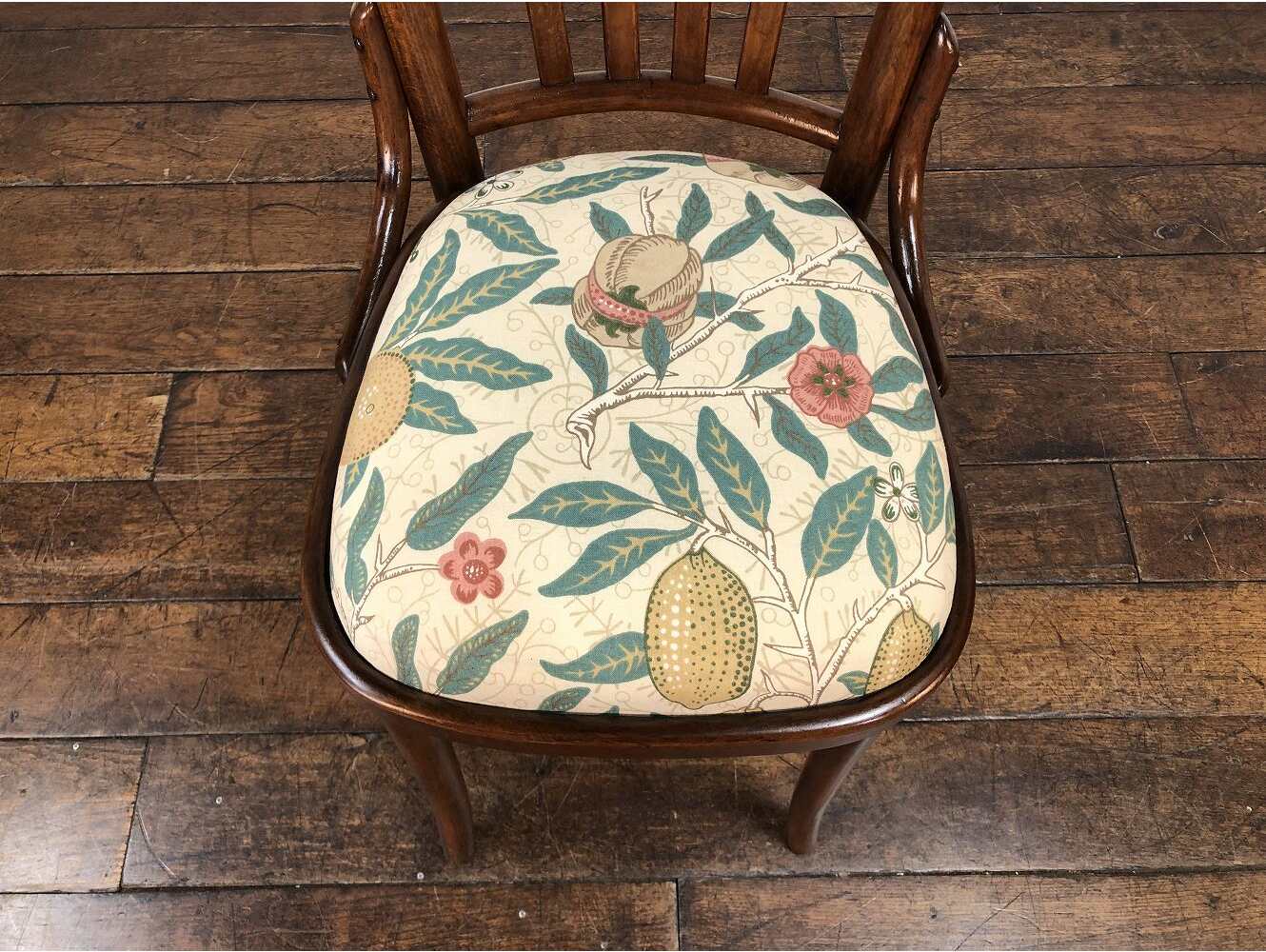 ベントウッドチェア with William Morris