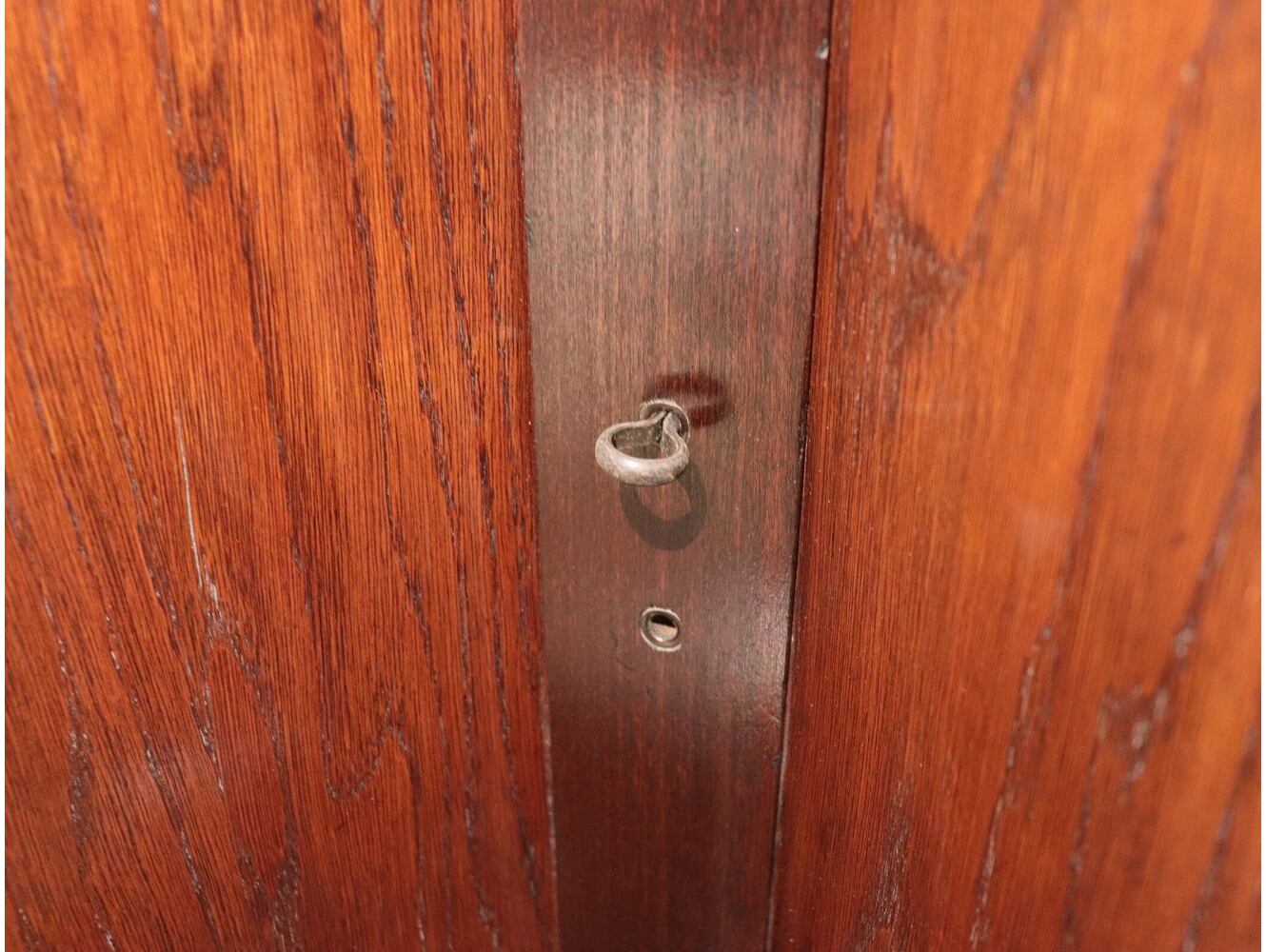 コーナーキャビネット