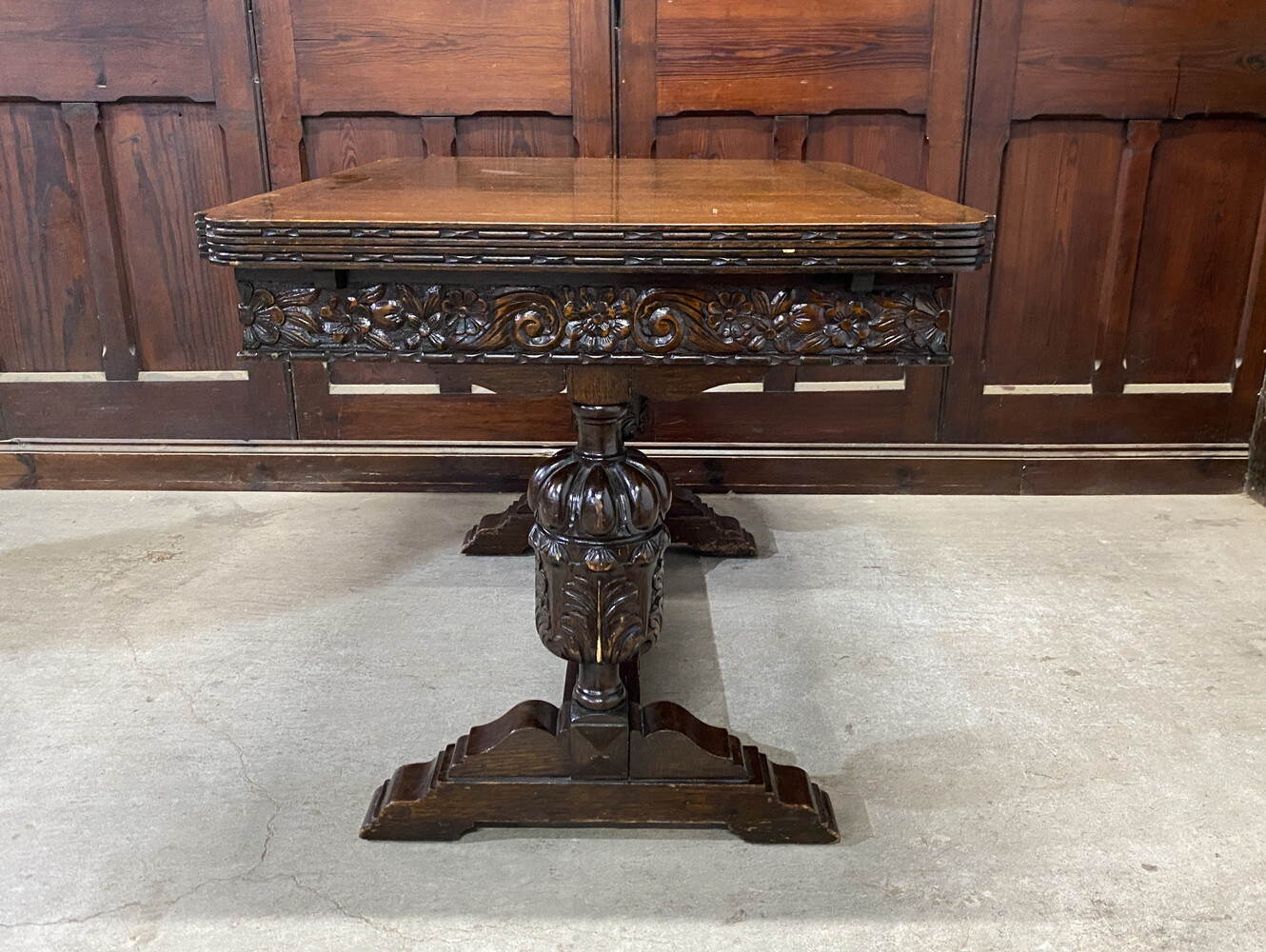 ドローリーフテーブル