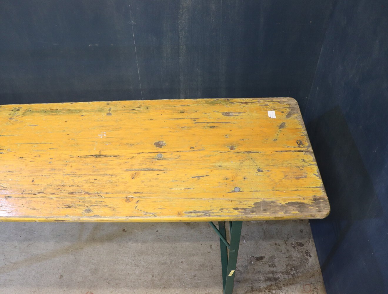 フォールディングテーブル