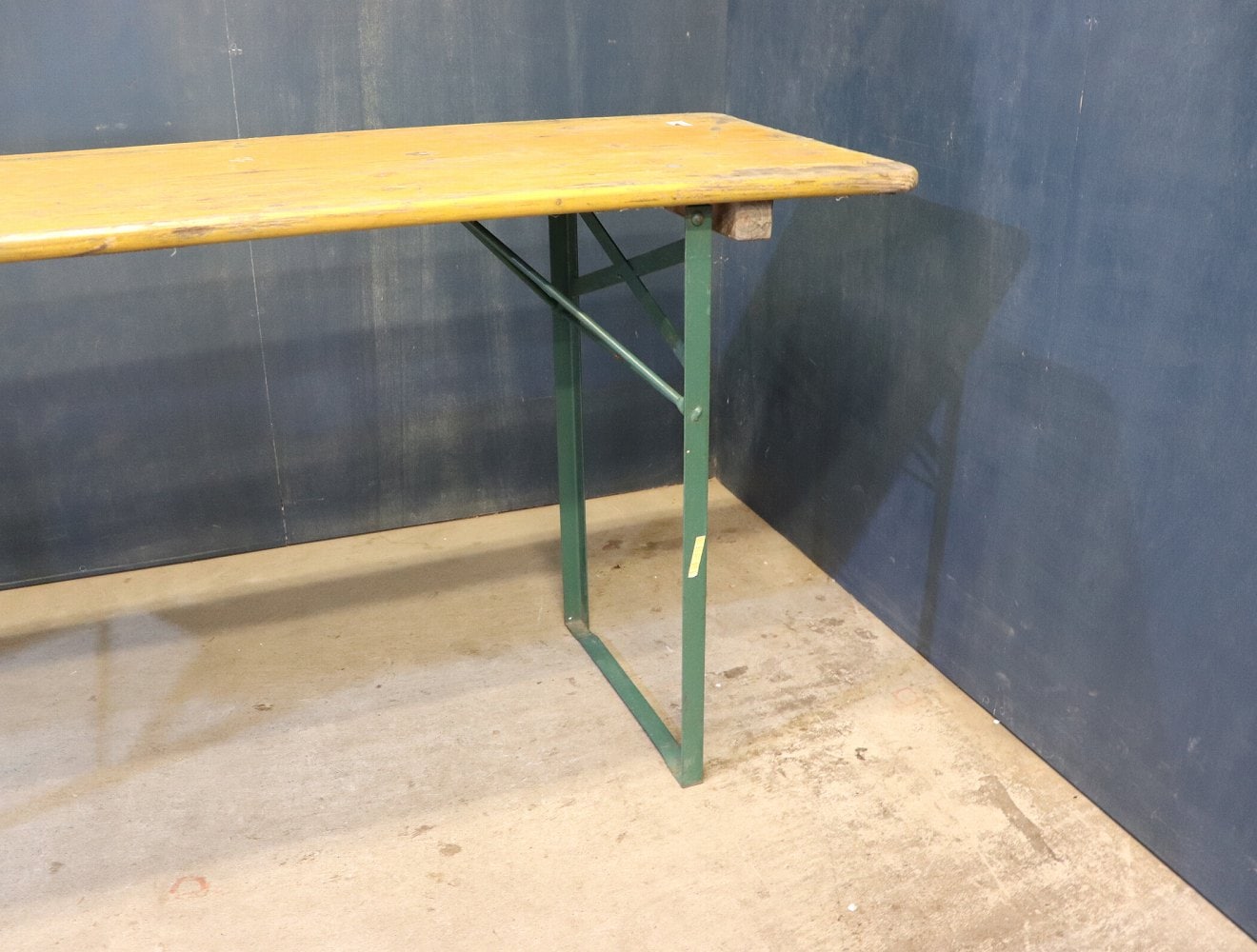 フォールディングテーブル