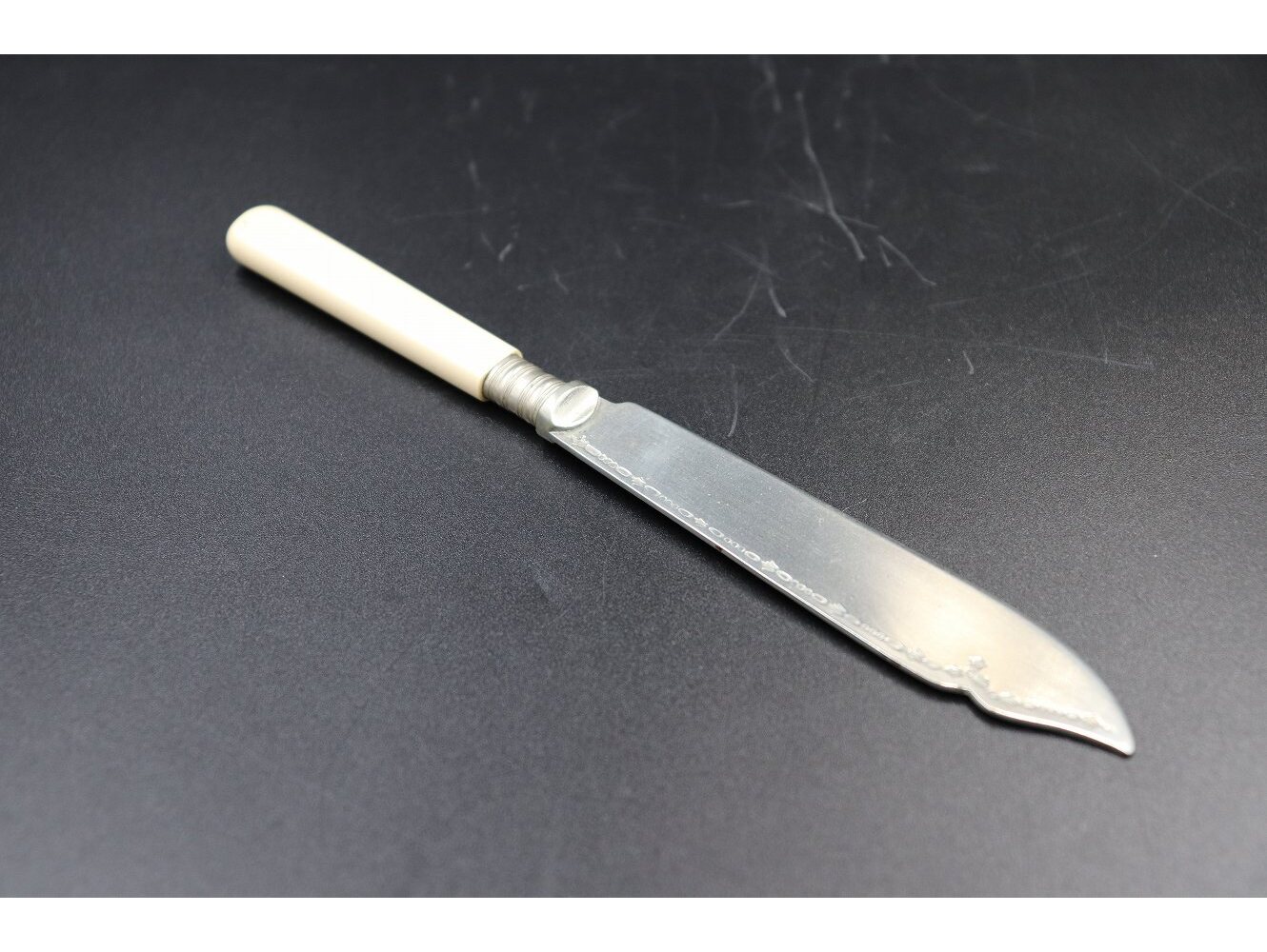 フィッシュナイフ