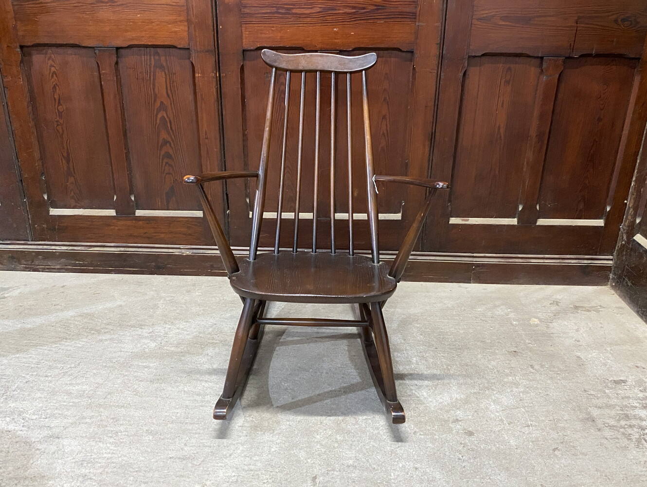 ゴールドスミスロッキングチェア ERCOL