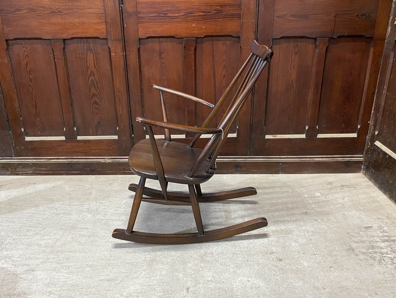 ゴールドスミスロッキングチェア ERCOL