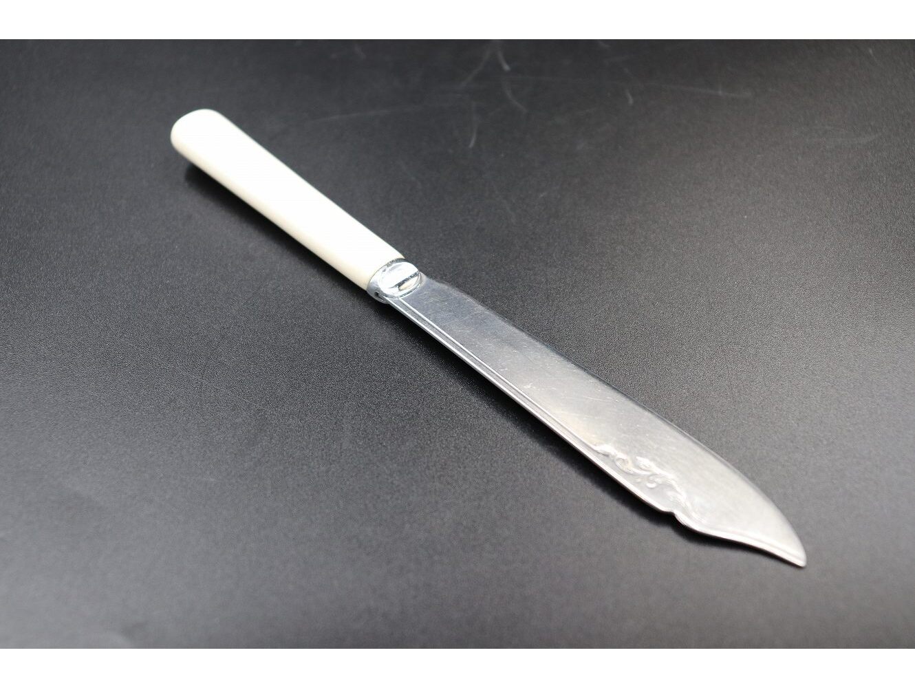 フィッシュナイフ