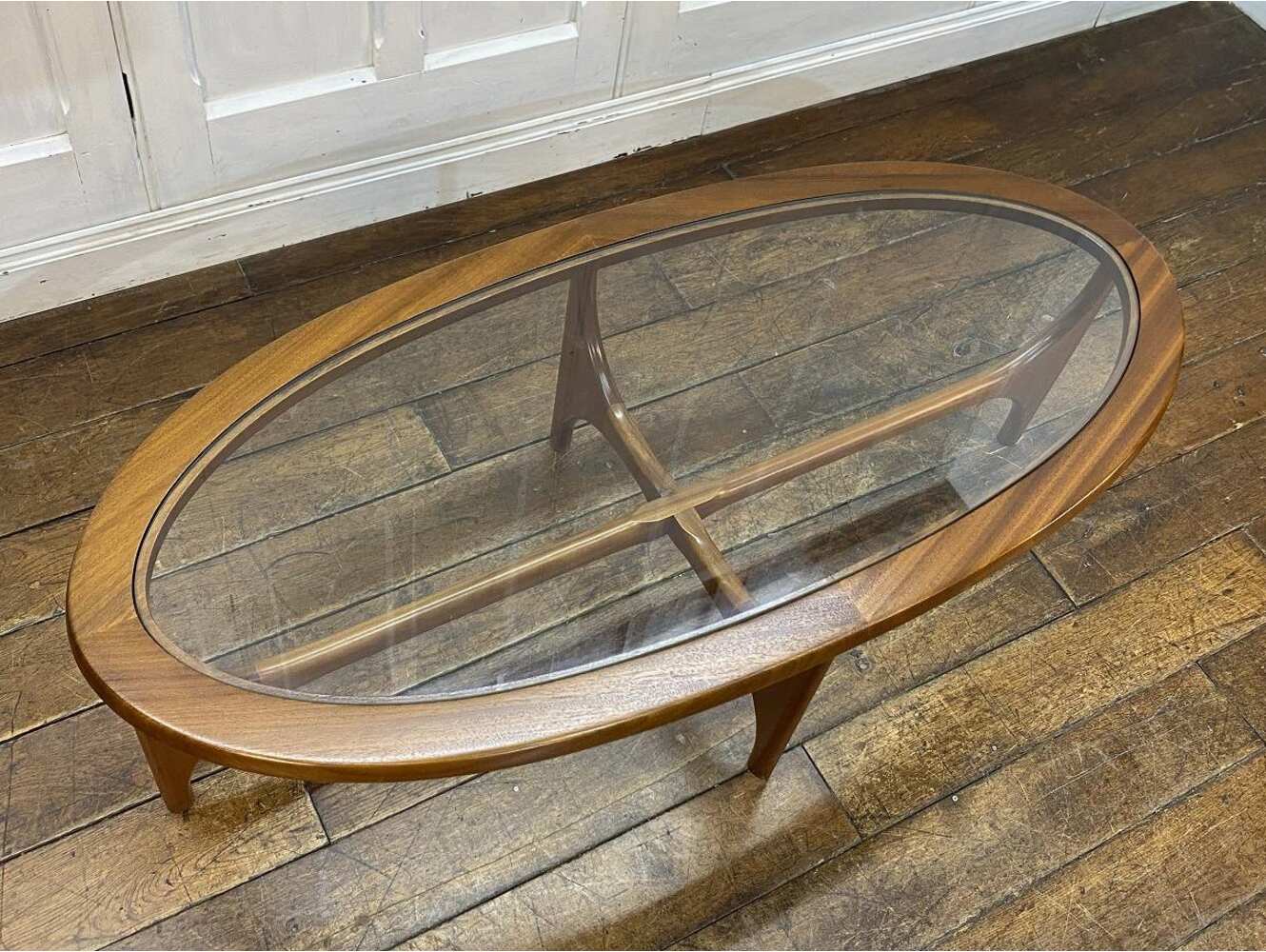 センターテーブル