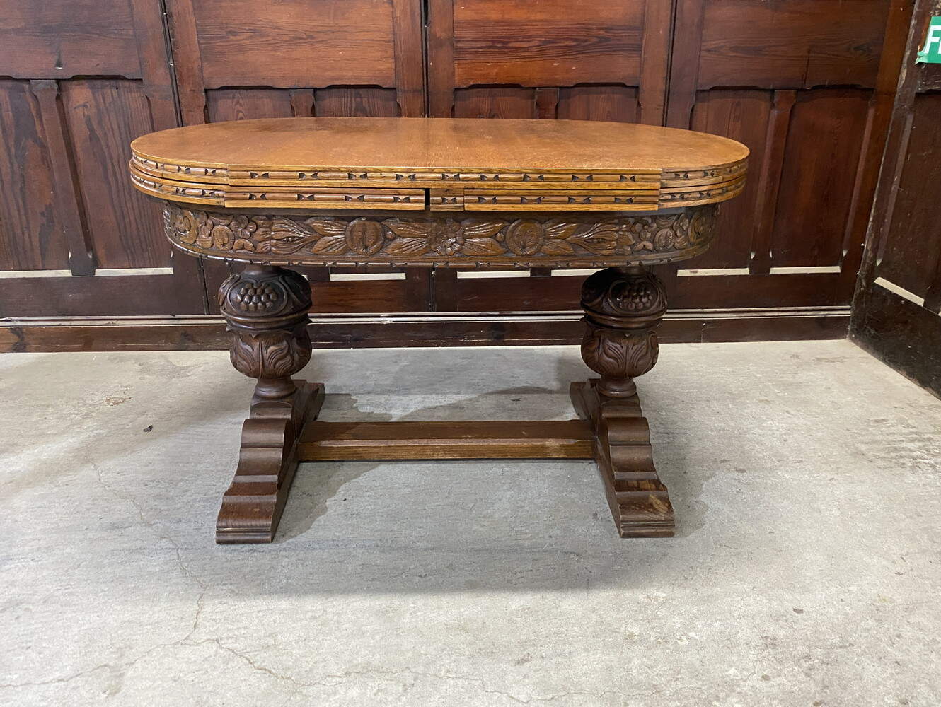 ドローリーフテーブル