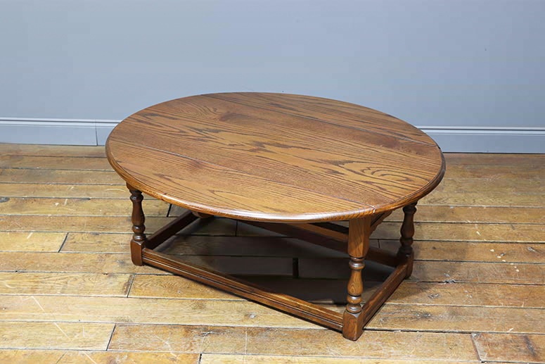 センターテーブル