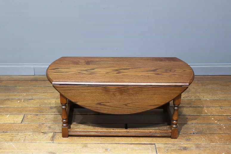 センターテーブル