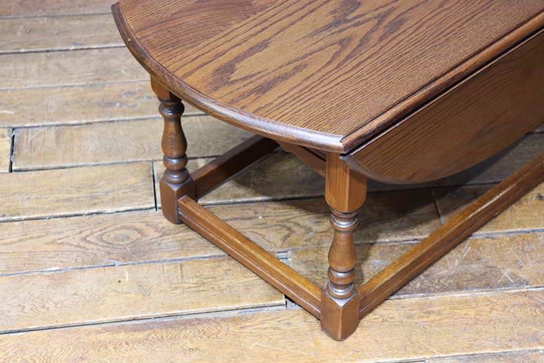 センターテーブル