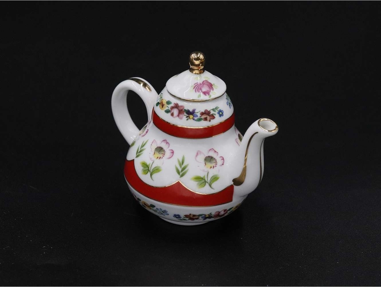 英国ヴィンテージヴィレッジコレクターズティーポット 英国ヴィンテージヴィレッジコレクターズティーポット