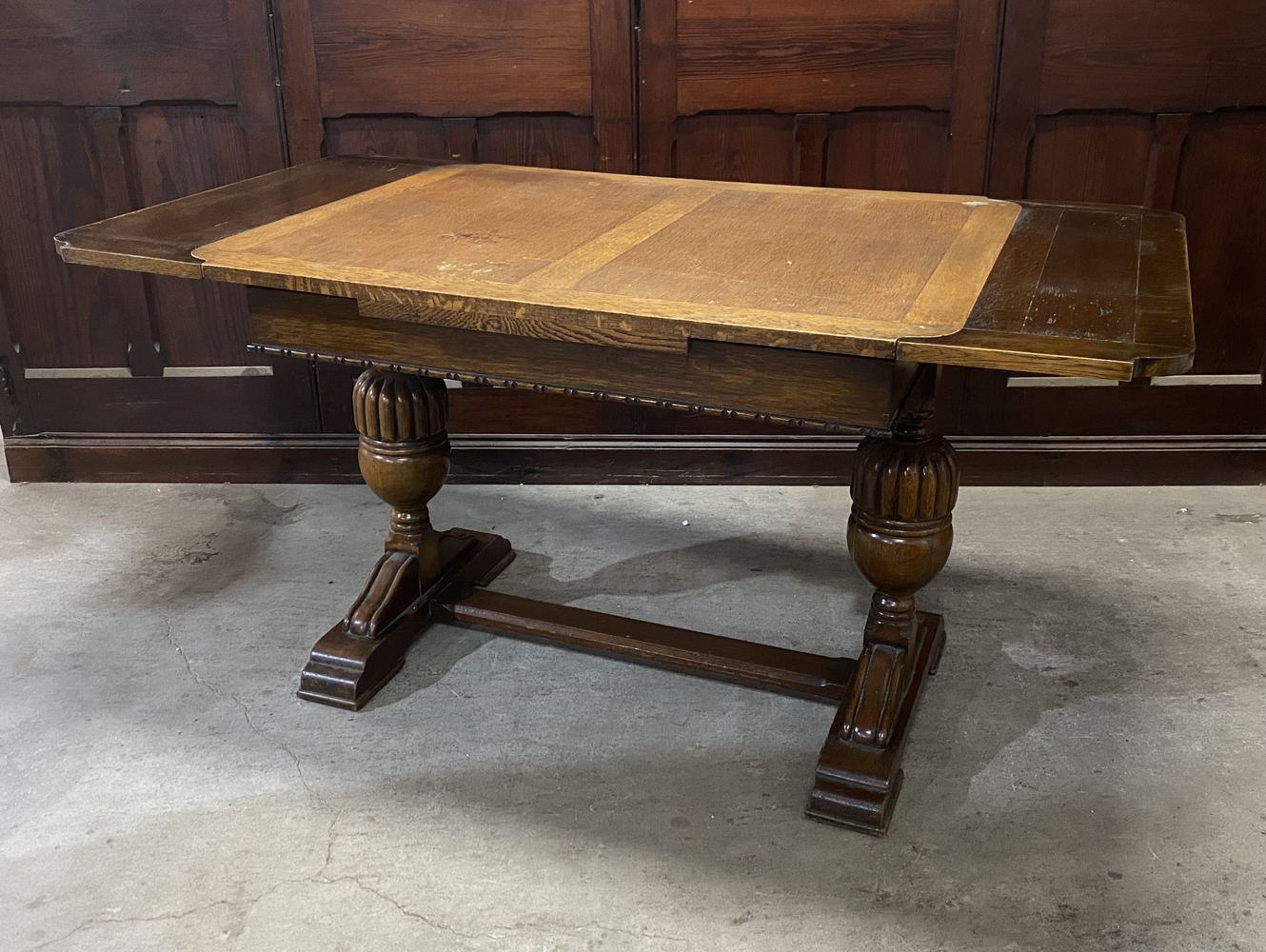 ドローリーフテーブル