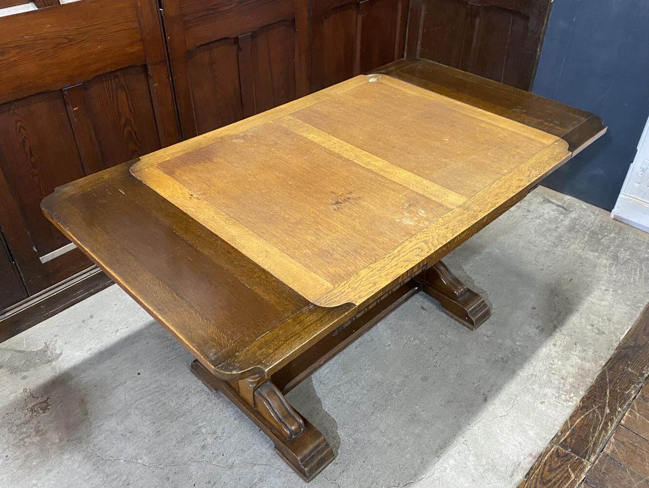 ドローリーフテーブル