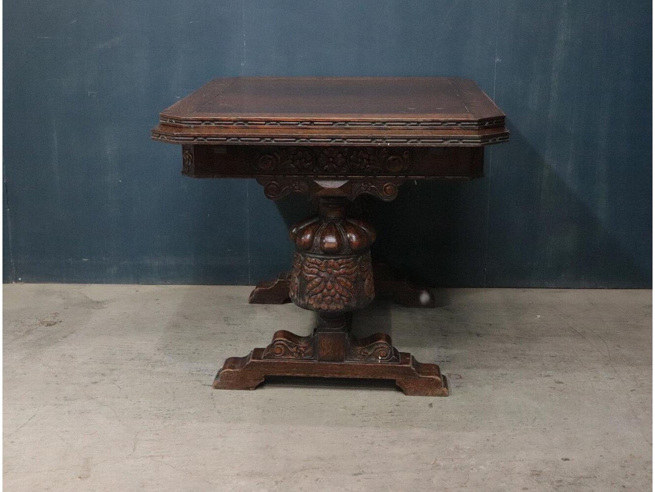 ドローリーフテーブル