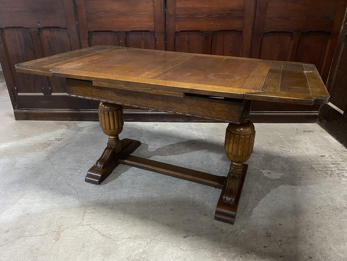 ドローリーフテーブル