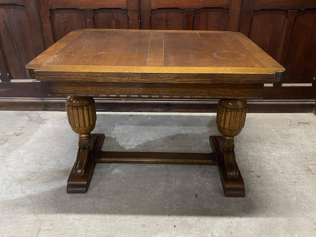 ドローリーフテーブル