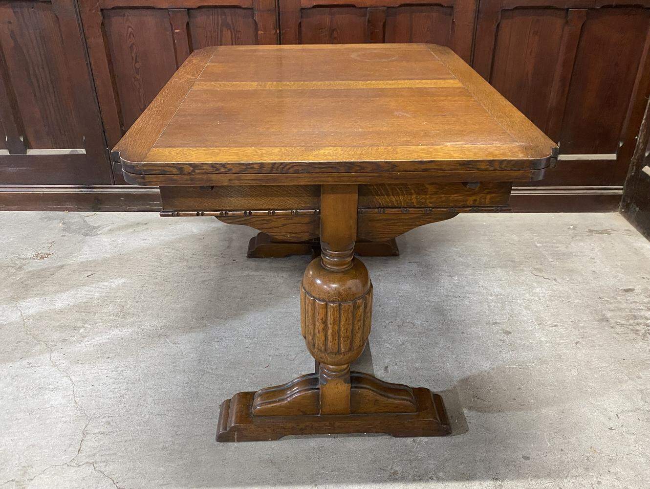 ドローリーフテーブル