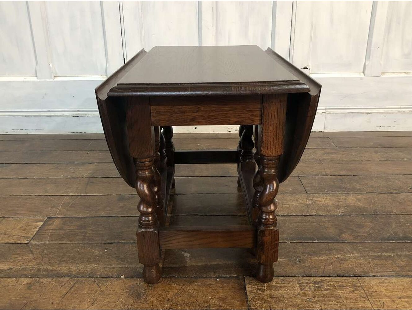 センターテーブル