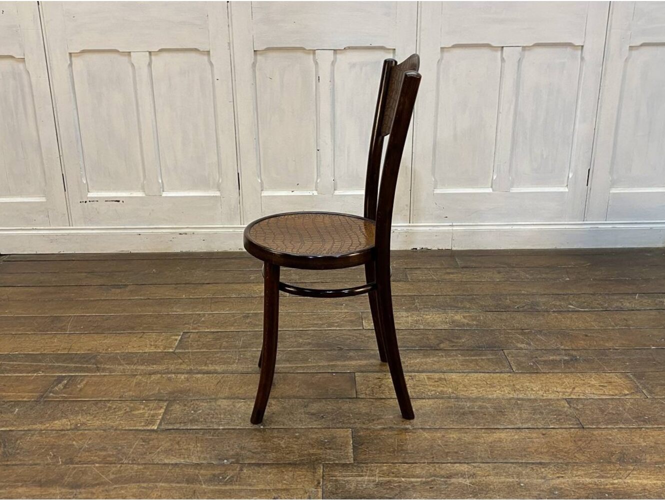 ベントウッドチェア THONET