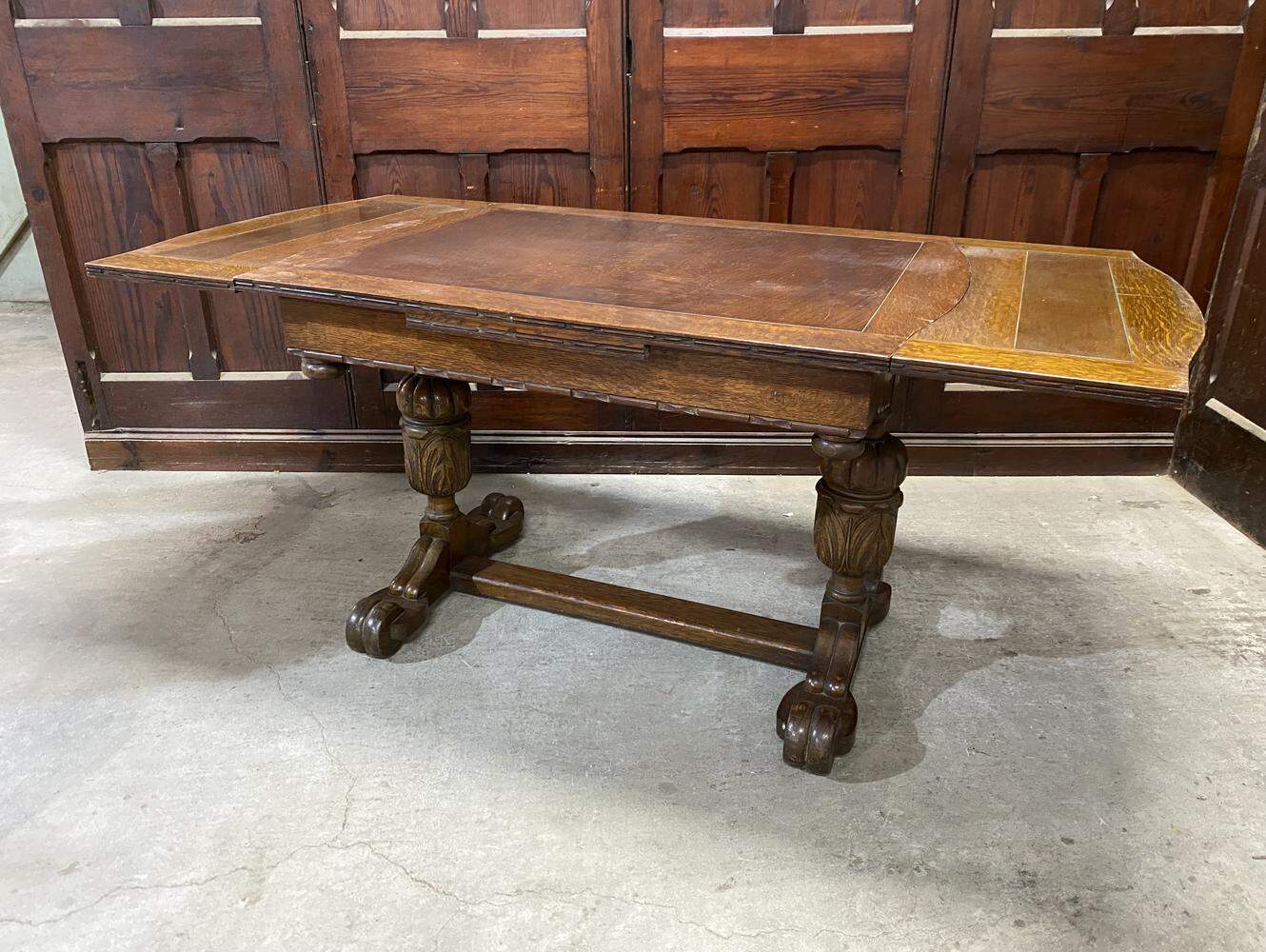 ドローリーフテーブル