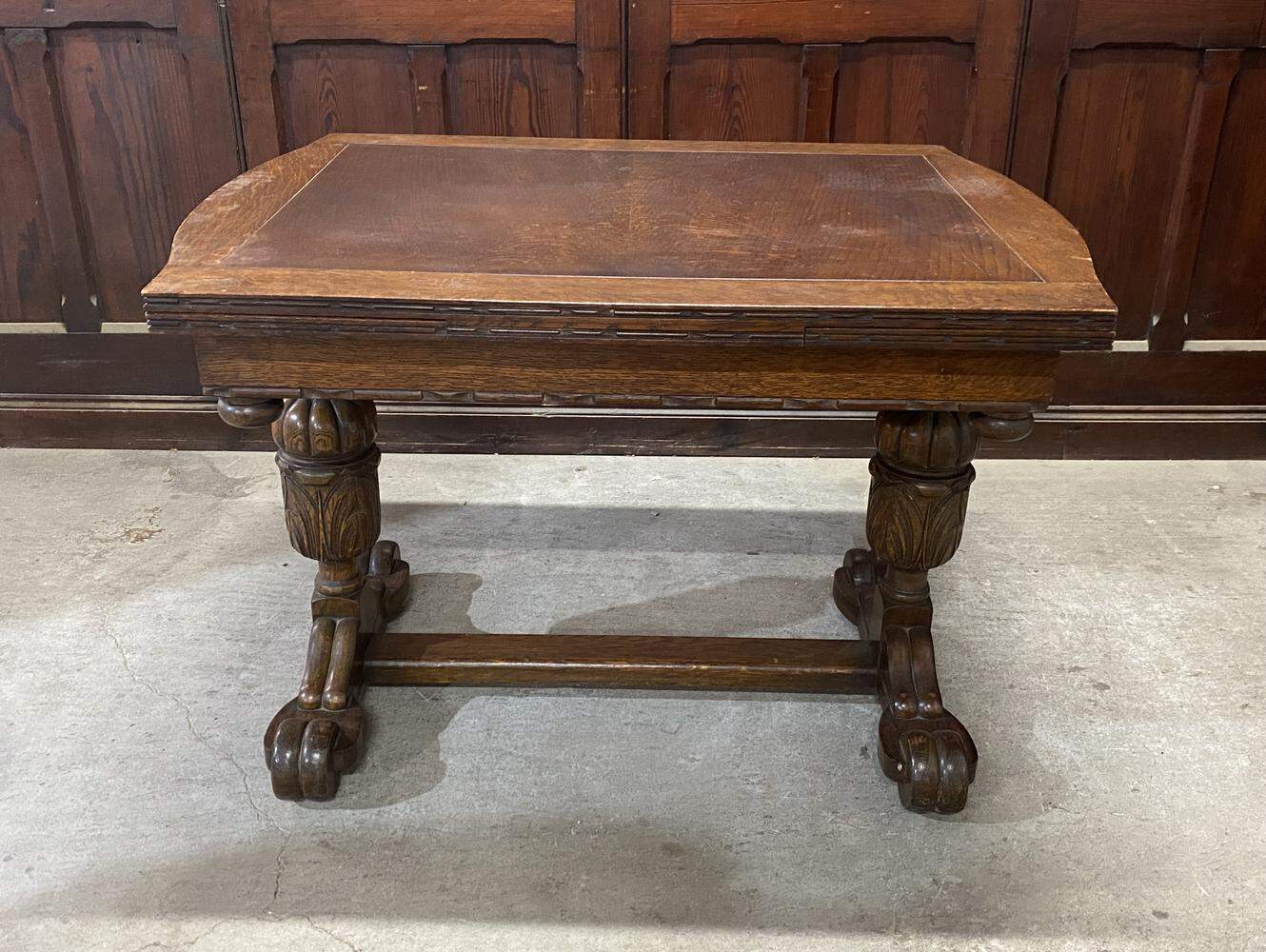 ドローリーフテーブル