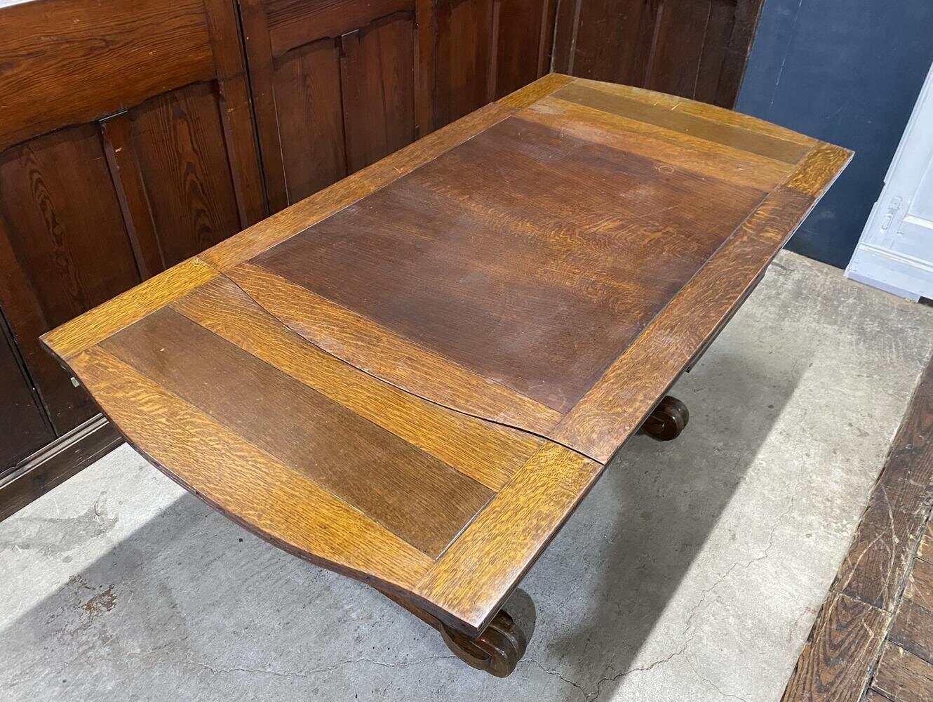 ドローリーフテーブル