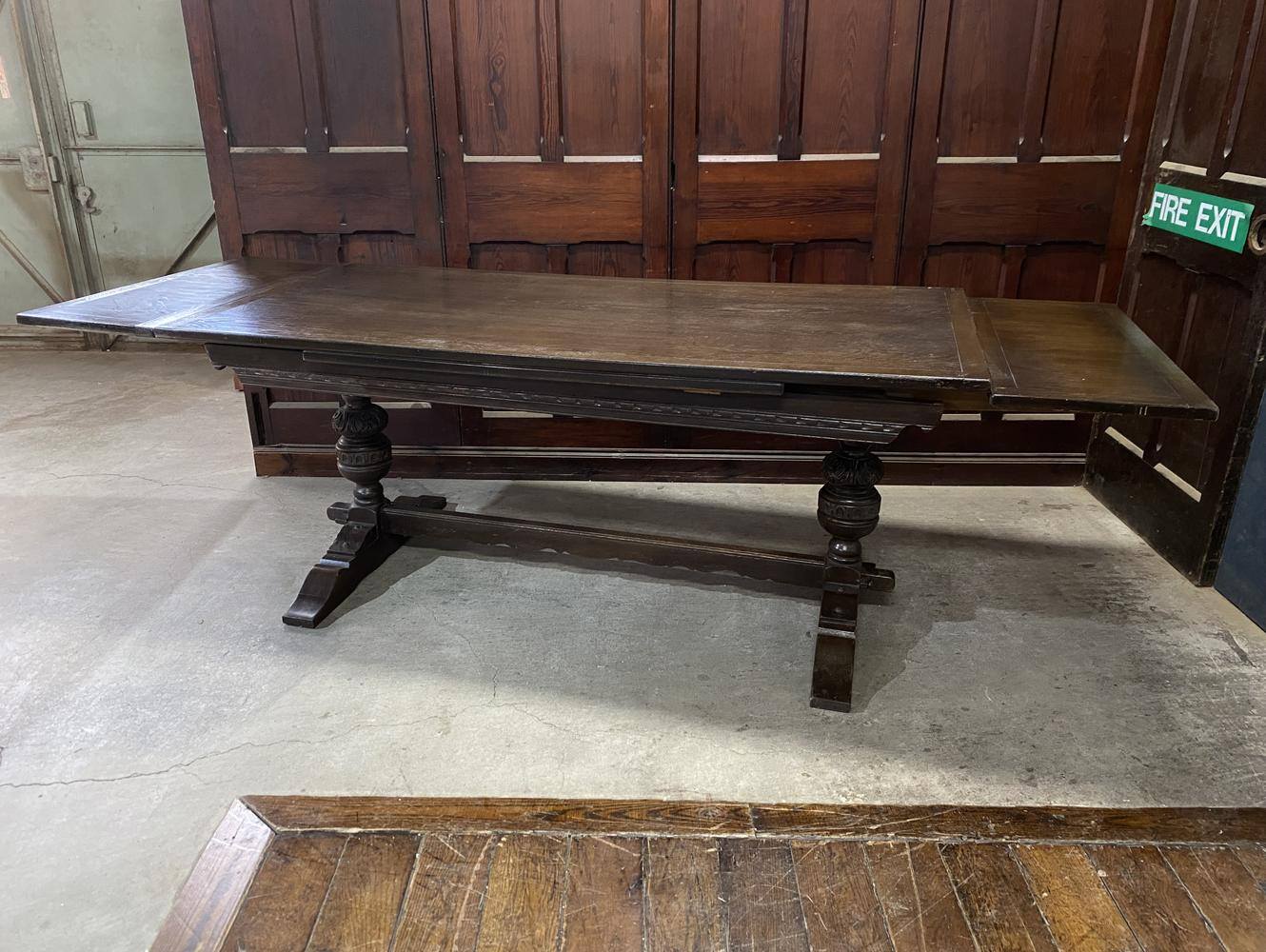 ドローリーフテーブル