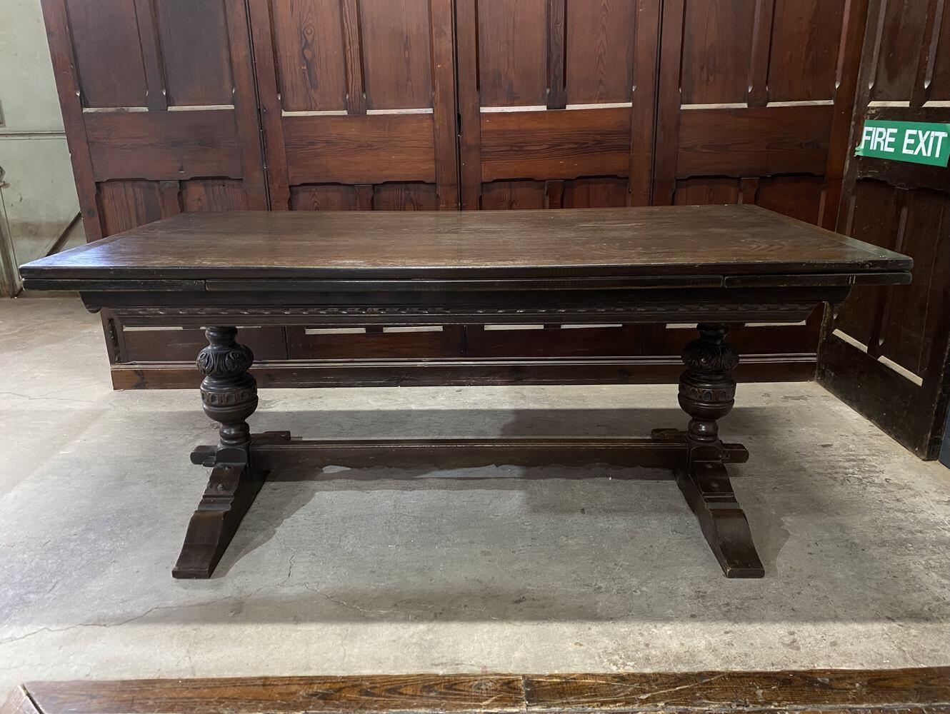 ドローリーフテーブル