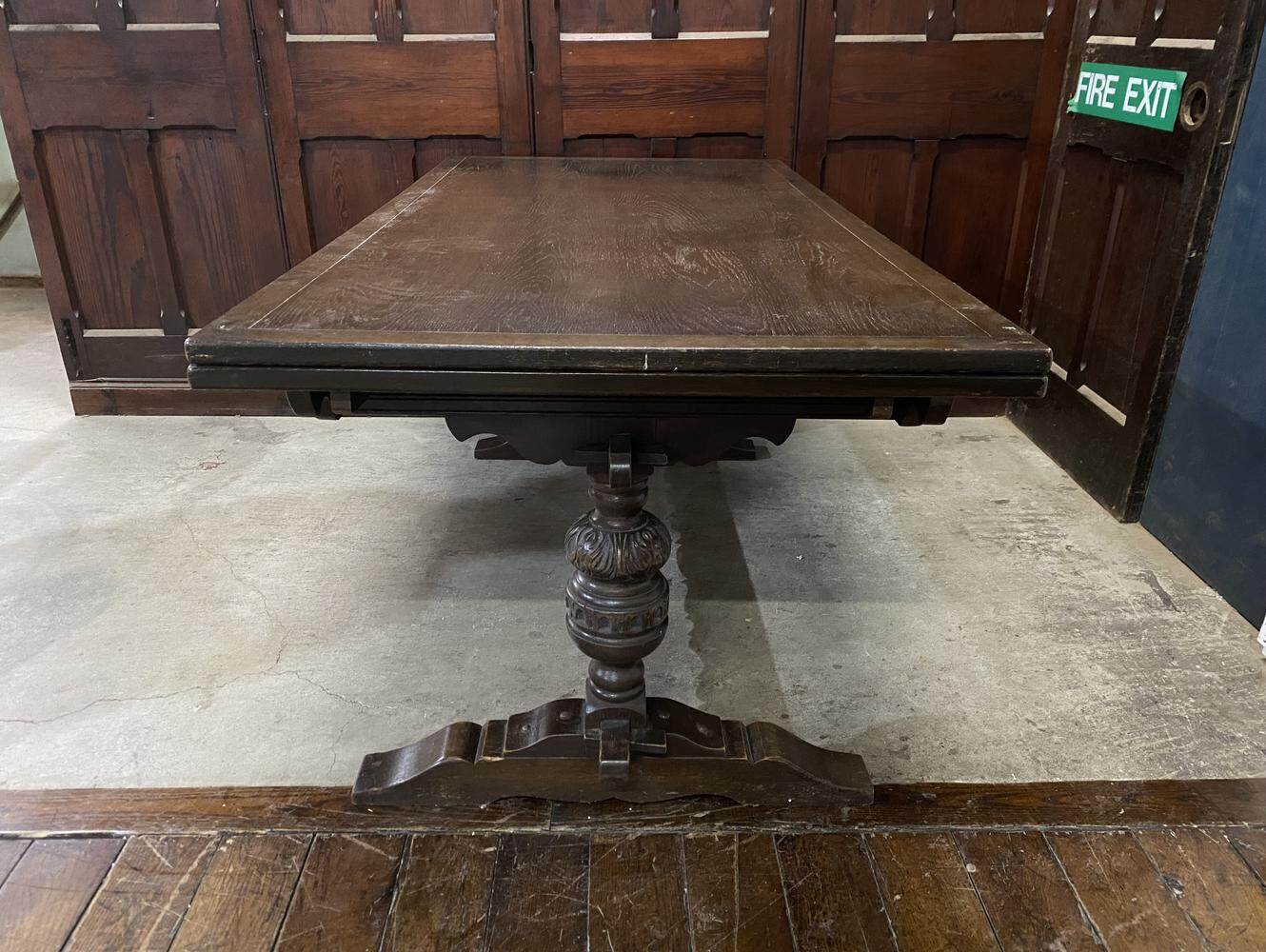 ドローリーフテーブル