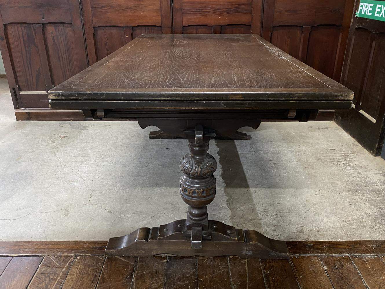 ドローリーフテーブル