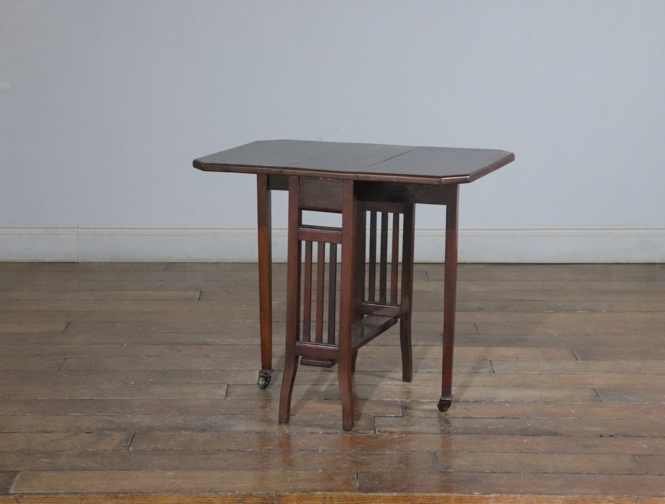 サザーランドテーブル