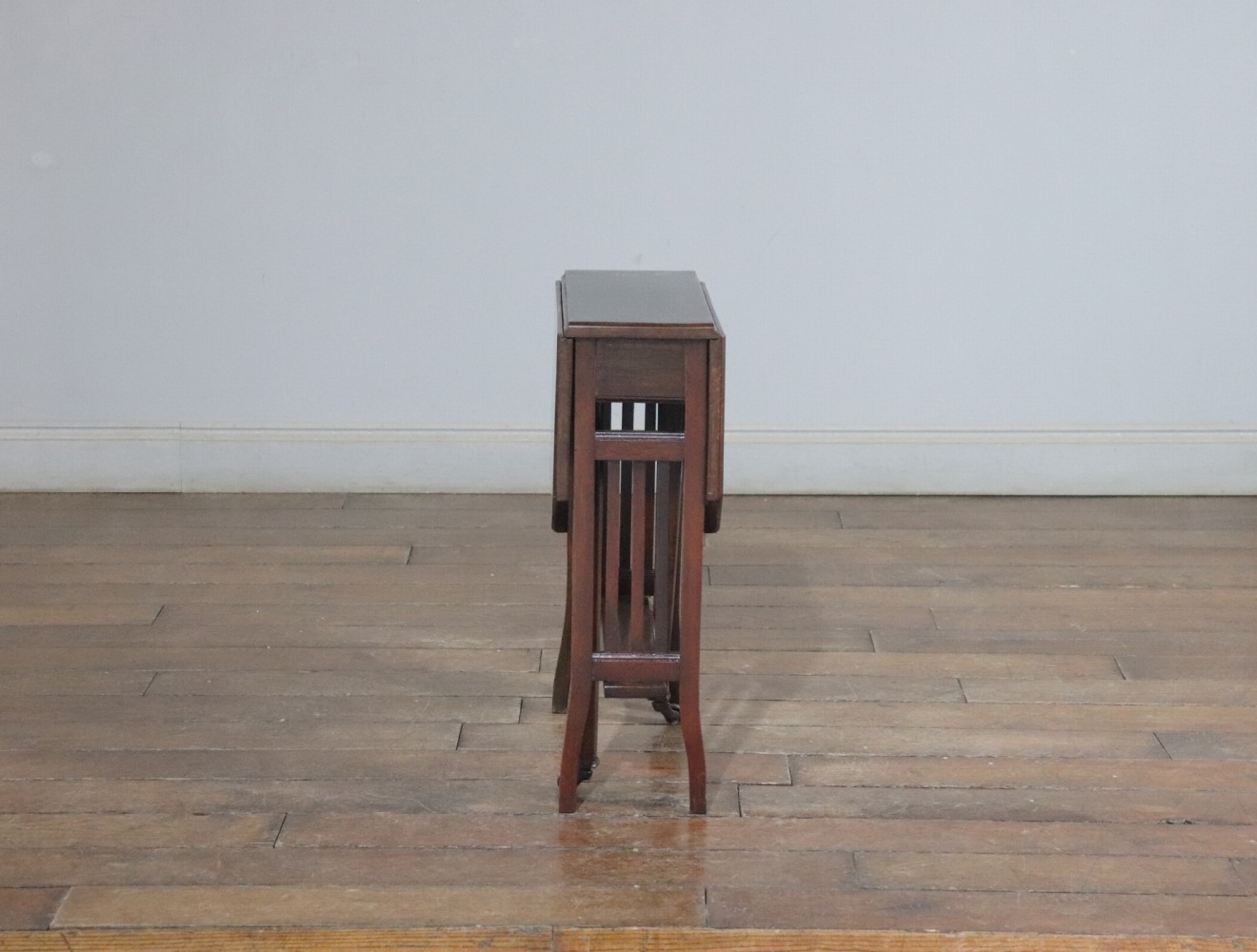 サザーランドテーブル