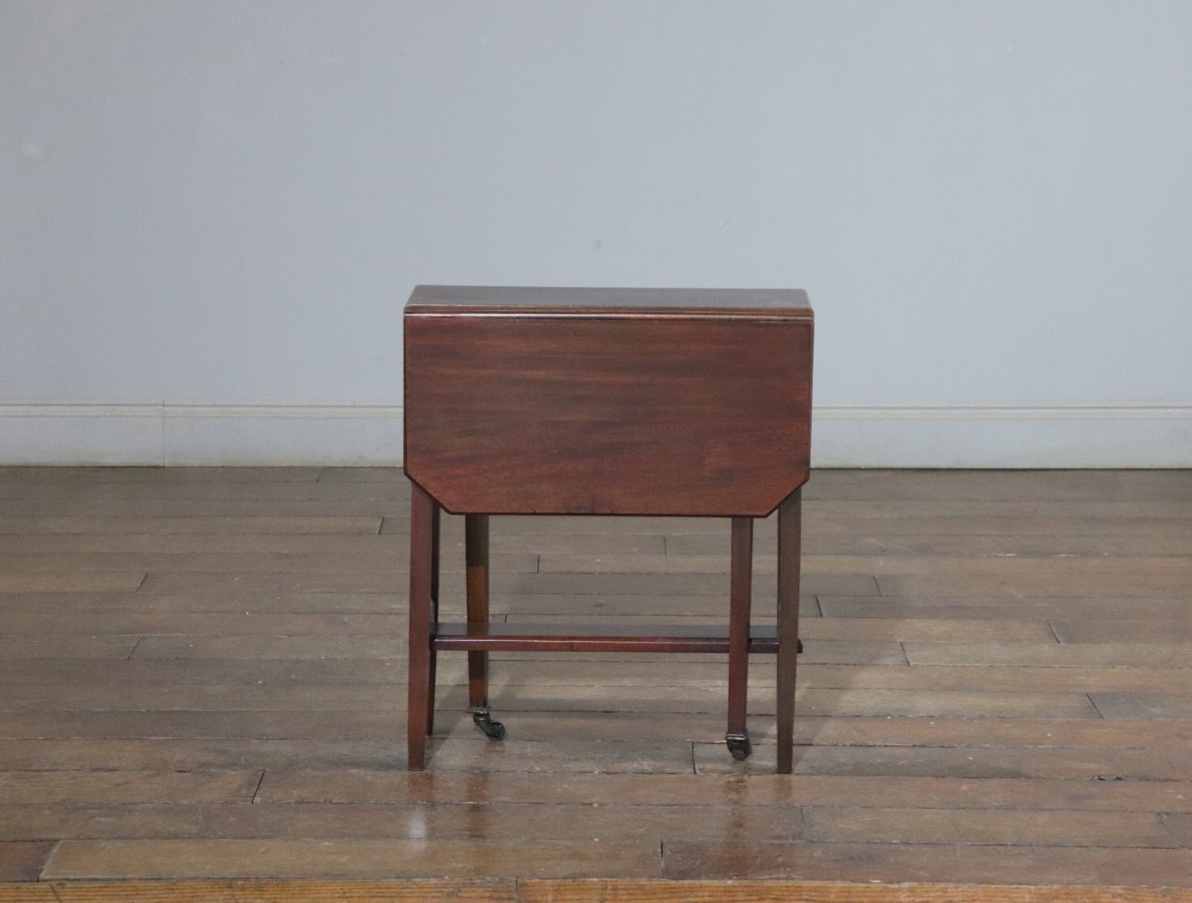 サザーランドテーブル