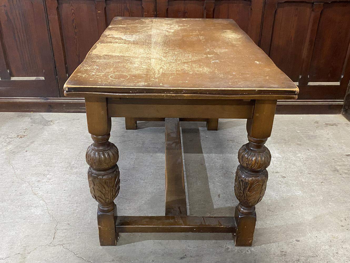 ドローリーフテーブル