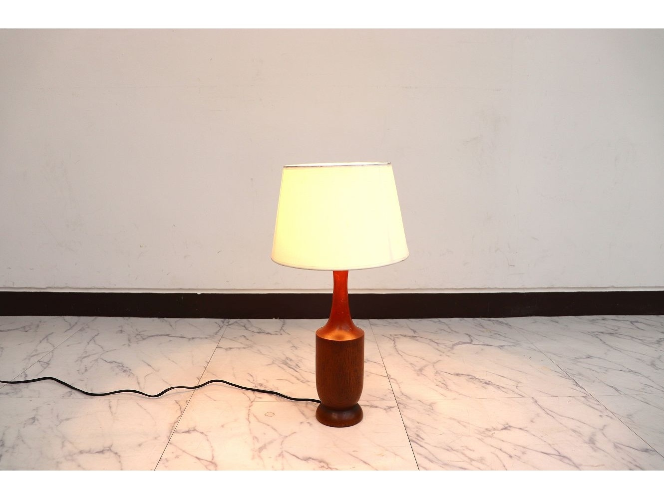 テーブルランプ