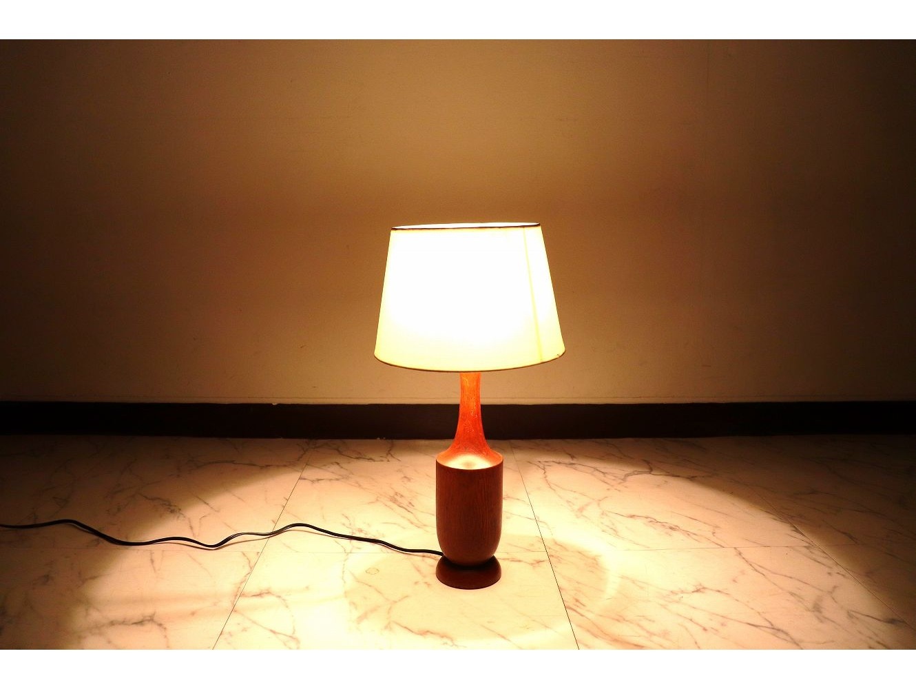 テーブルランプ