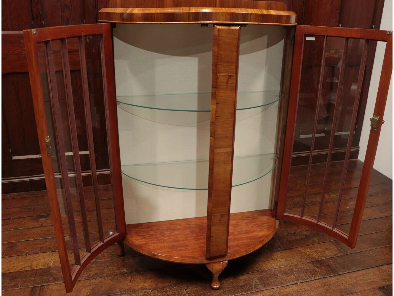 ディスプレイキャビネット