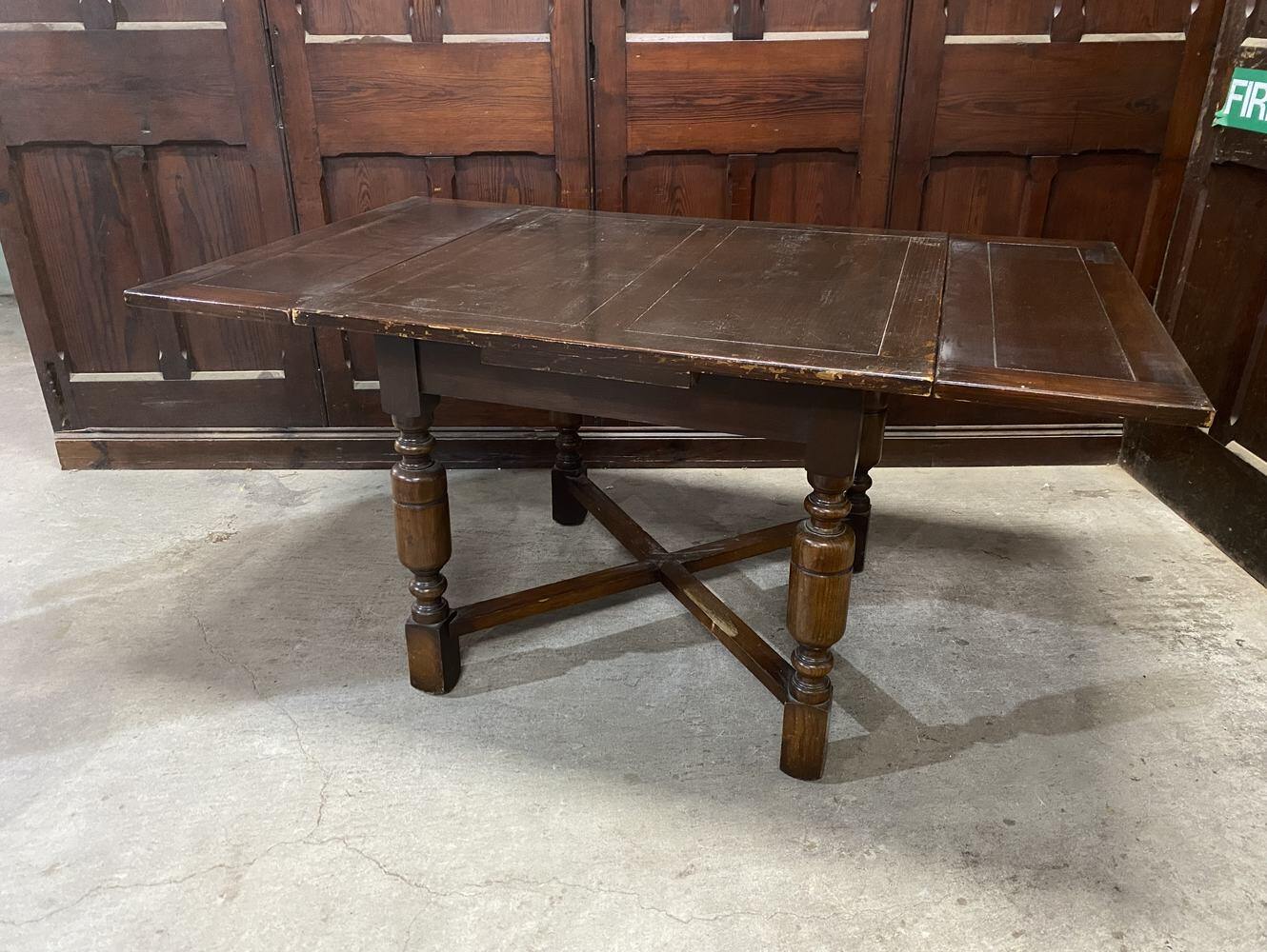 ドローリーフテーブル